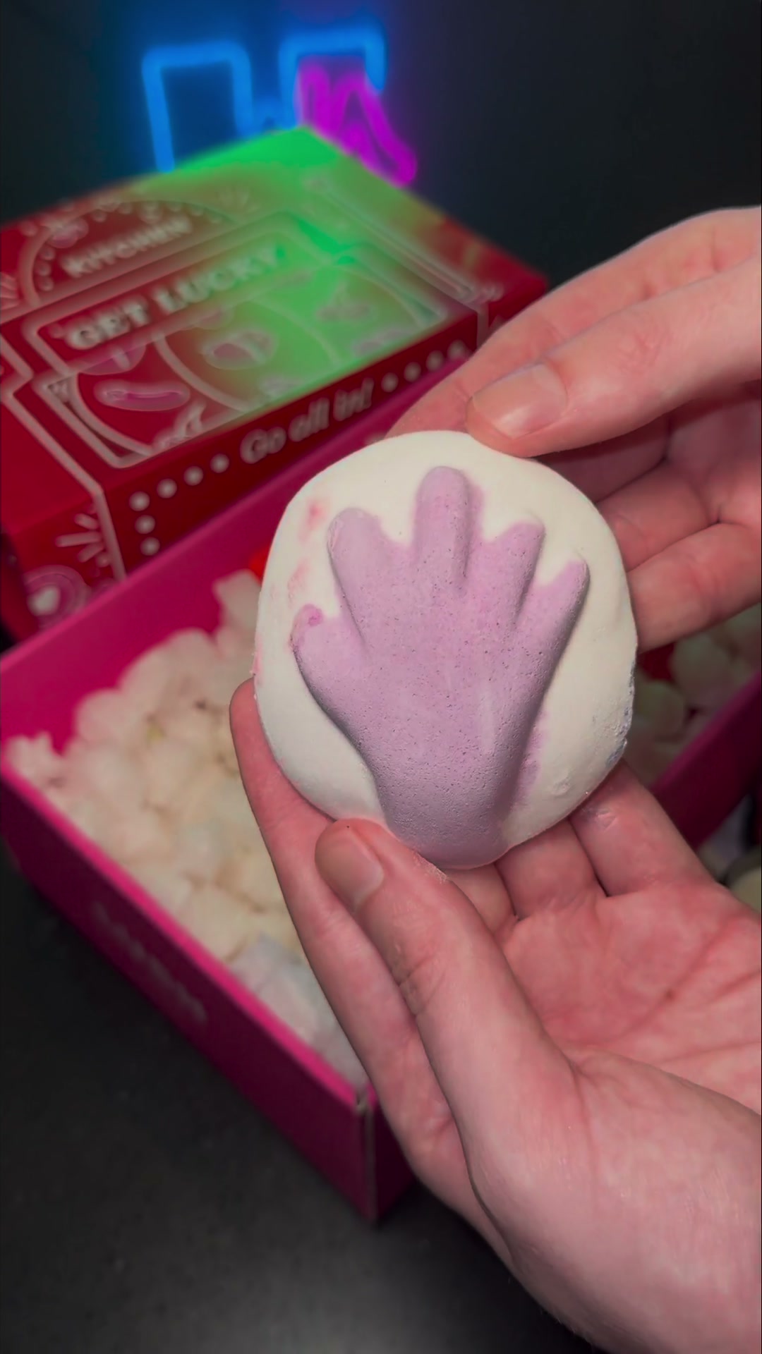 Sex in the Shower Emoitbomb